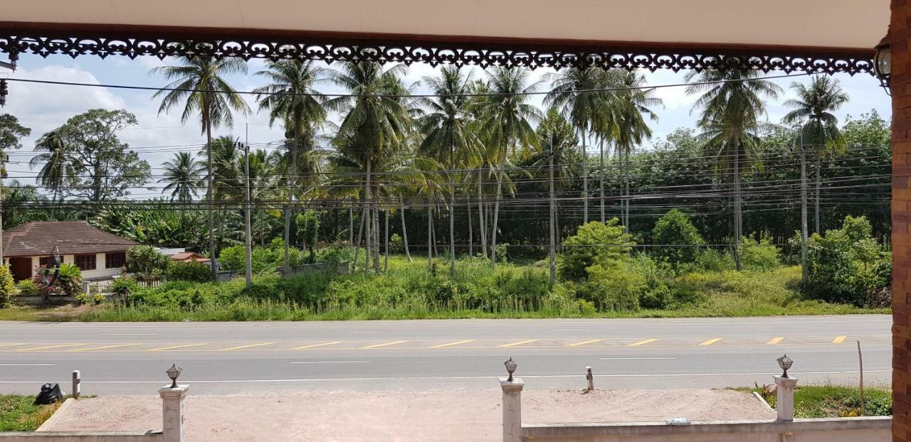 Khwahol Guesthouse Don Sak Exterior foto